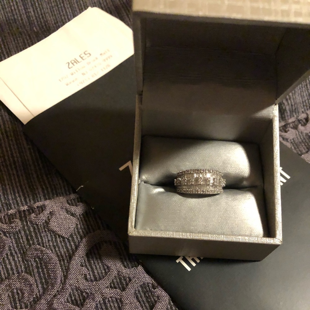 Diamond ring